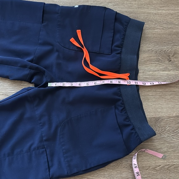 Figs scrubs joggers. Size M. - Picture 5 of 7